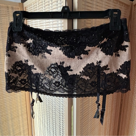 Victoria’s Secret Seduction Lace Garter Skirt Black Gold Crystals Size M NWT - Picture 2 of 6